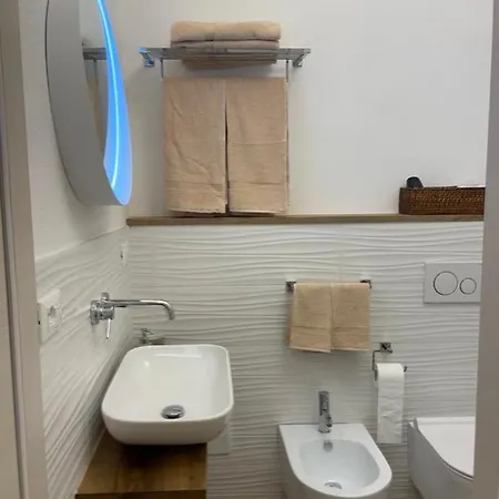 招待所 In Borgo 菲纳莱利古雷