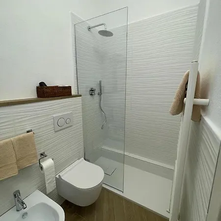 In Borgo 招待所 菲纳莱利古雷