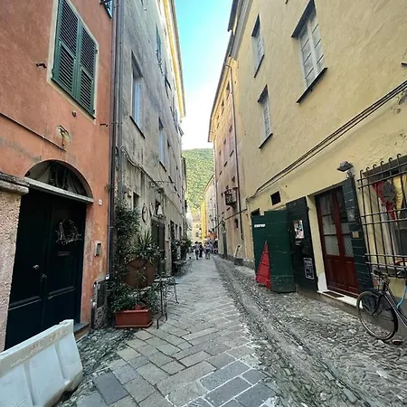 招待所 In Borgo 菲纳莱利古雷