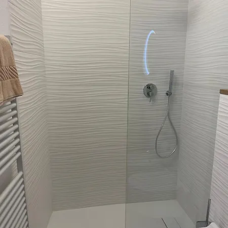 In Borgo 招待所 菲纳莱利古雷